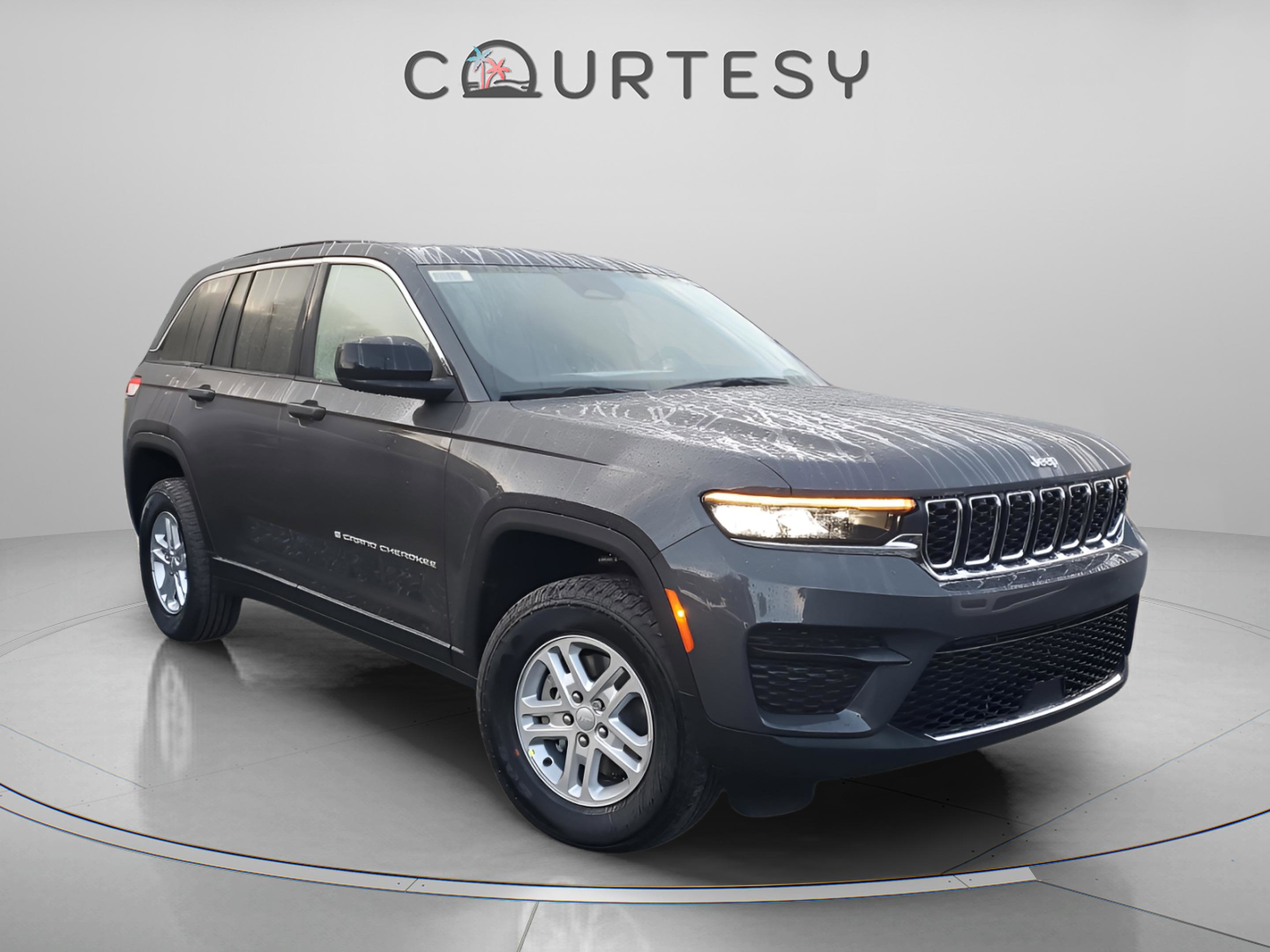 New 2025 Jeep Grand Cherokee Laredo w/ Luxury Tech Group I image 5