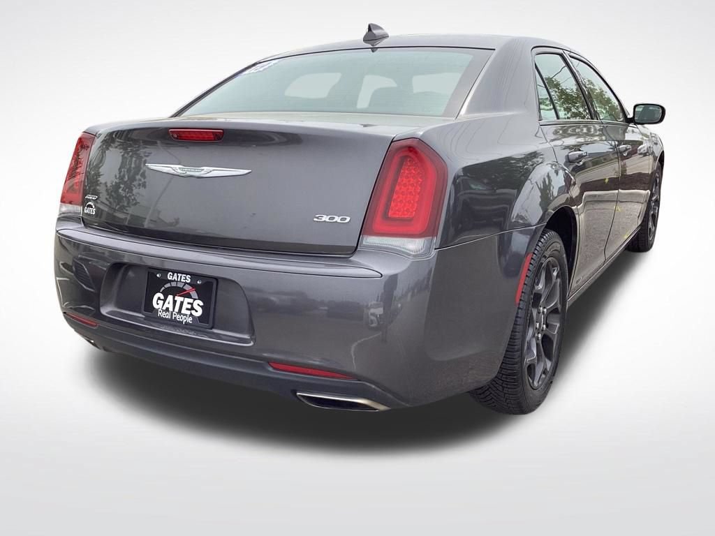 Used 2019 Chrysler 300 Touring w/ Sport Appearance Package AWD/4WD image 8