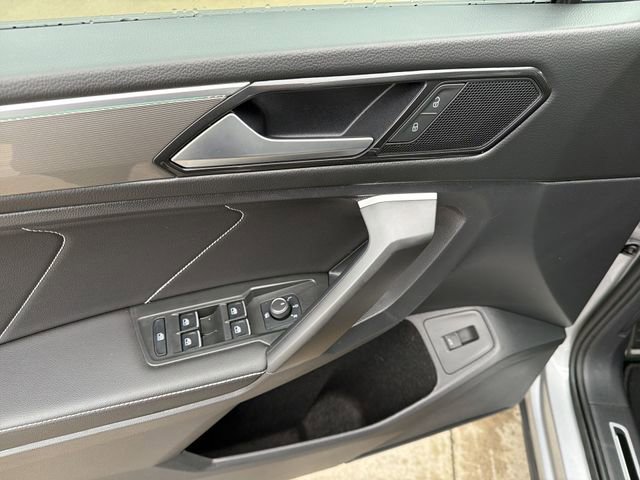 Used 2024 Volkswagen Tiguan SE R-Line image 15