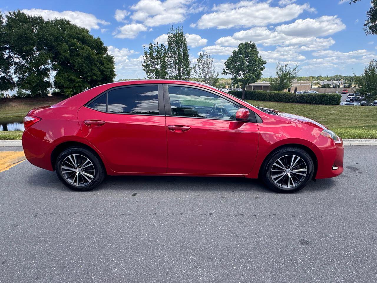 Used 2017 Toyota Corolla LE FWD image 31