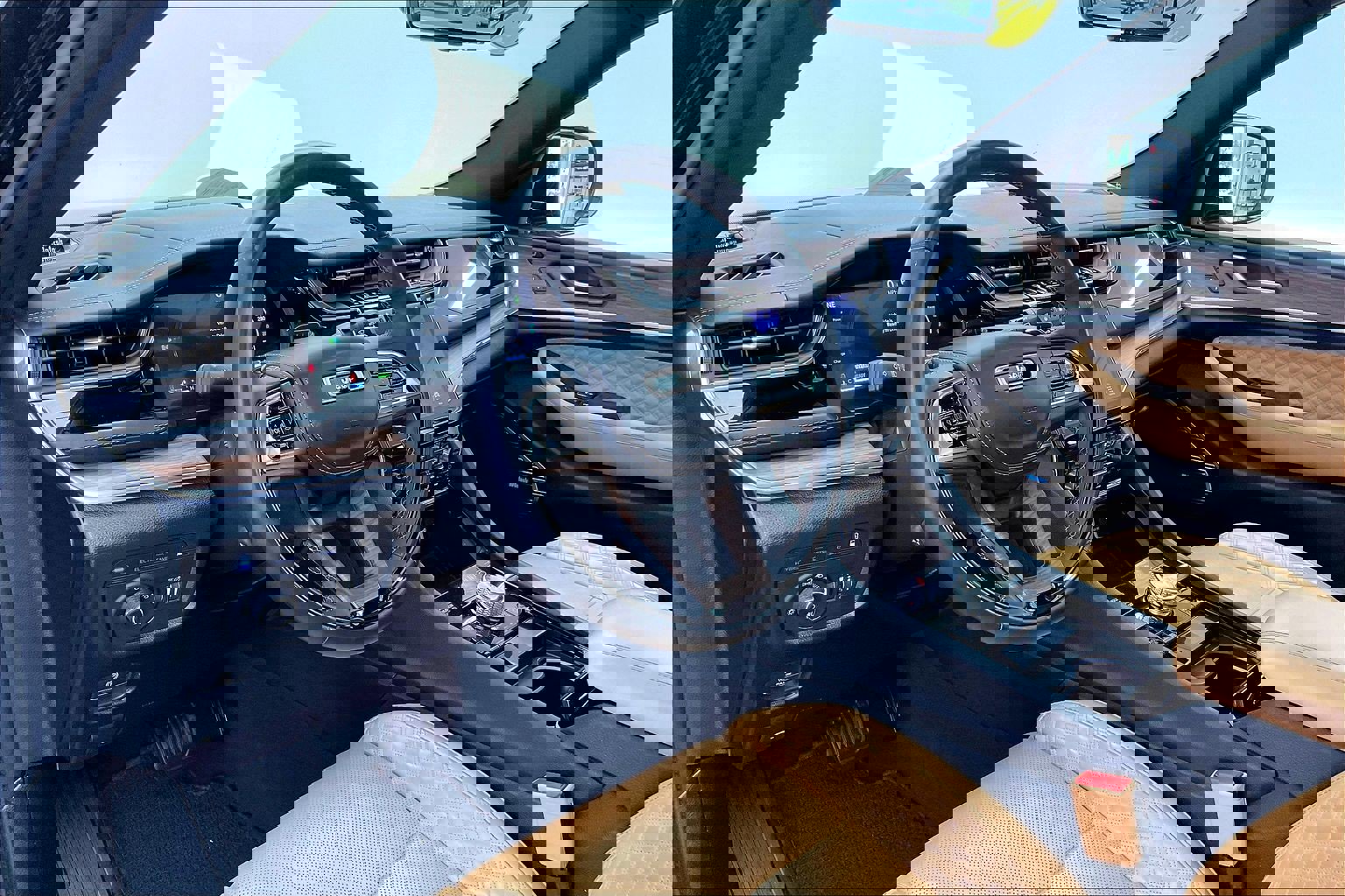 Used 2022 Jeep Grand Cherokee Summit w/ Advanced Protech Group IV AWD/4WD image 14