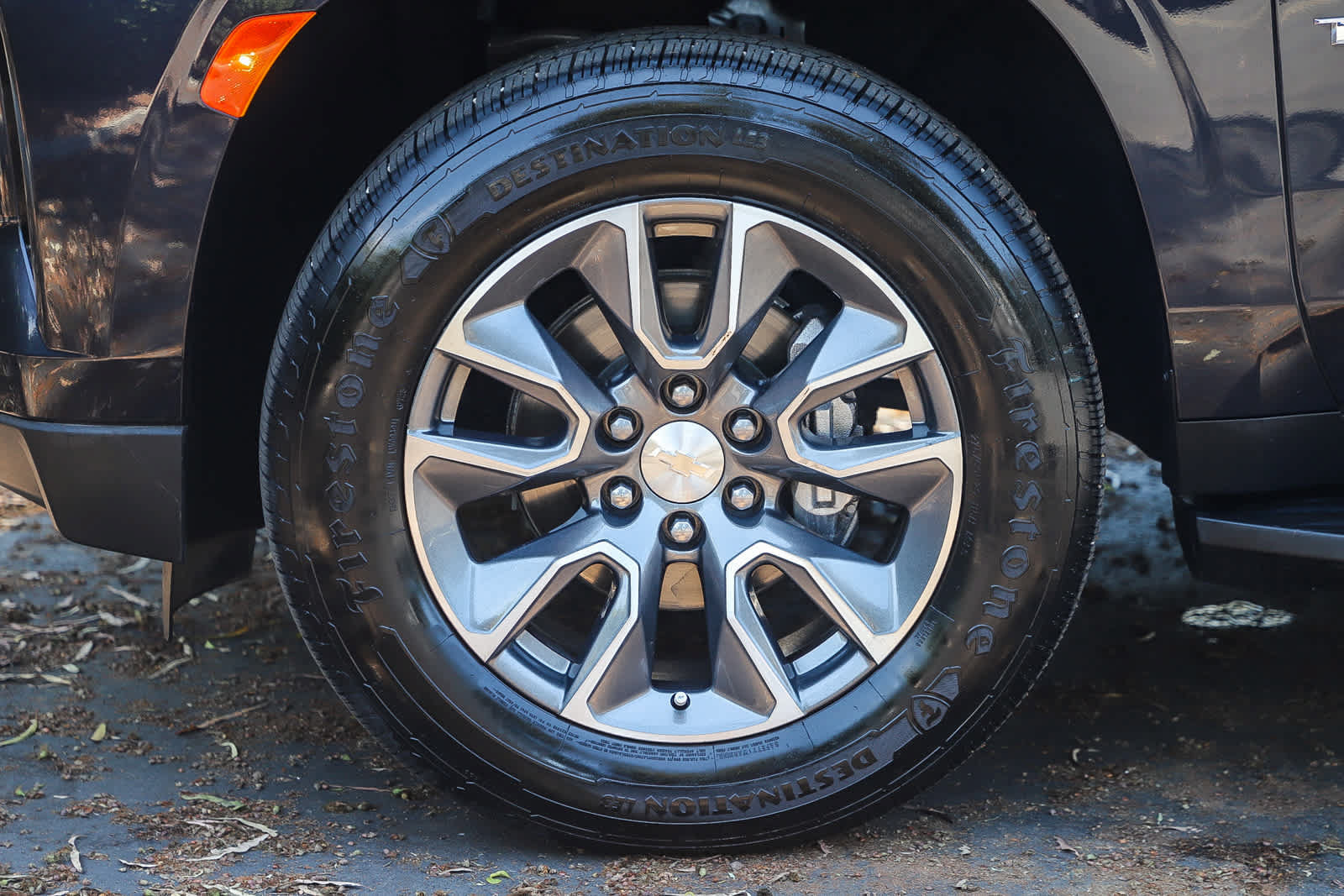 Used 2024 Chevrolet Tahoe LT w/ Luxury Package RWD image 11