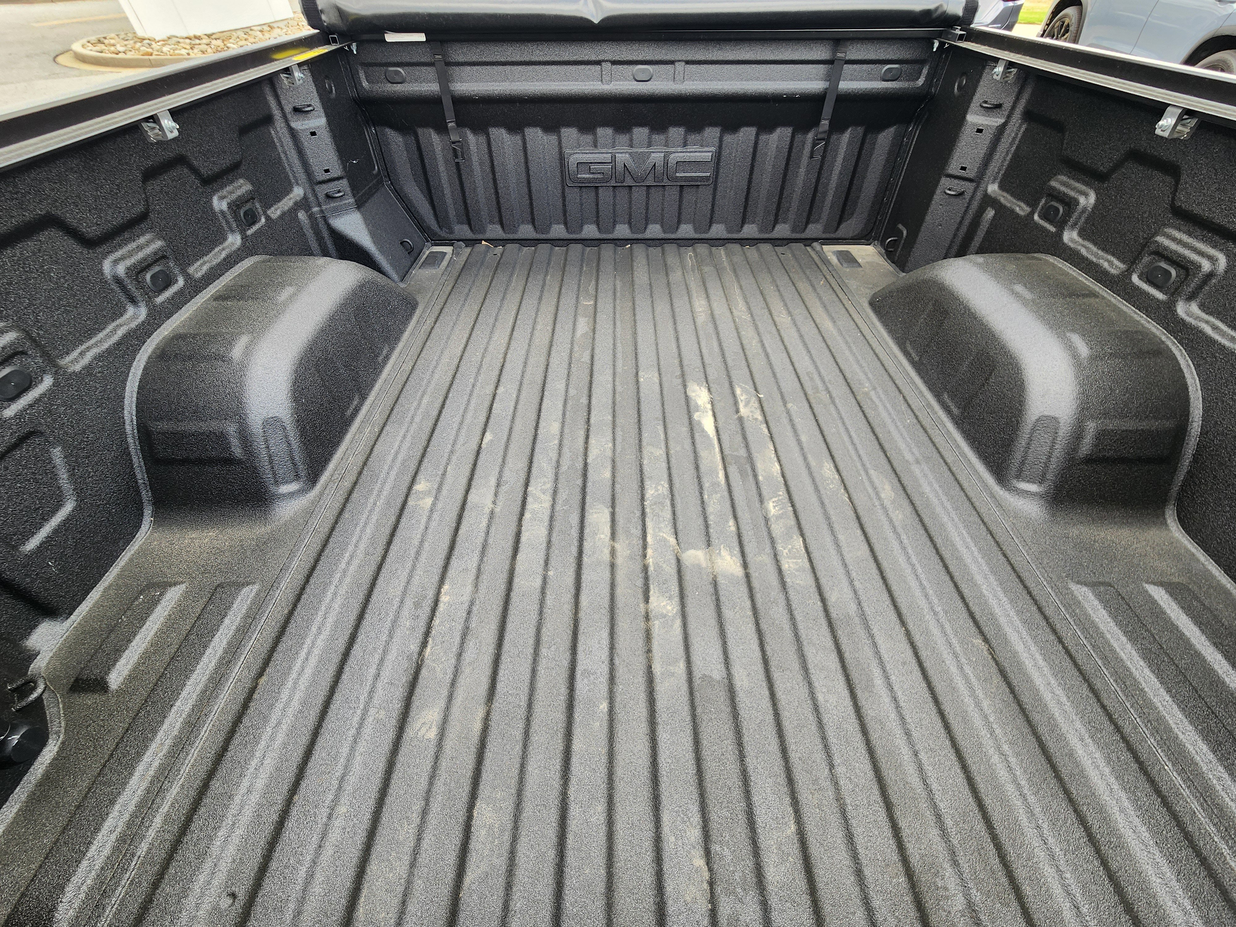 Used 2025 GMC Sierra 1500 AT4 w/ AT4 Premium Package image 6