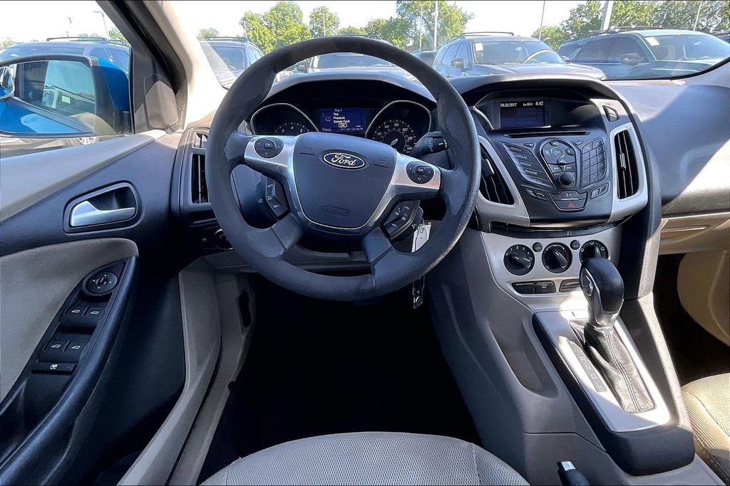 Used 2013 Ford Focus SE FWD image 7
