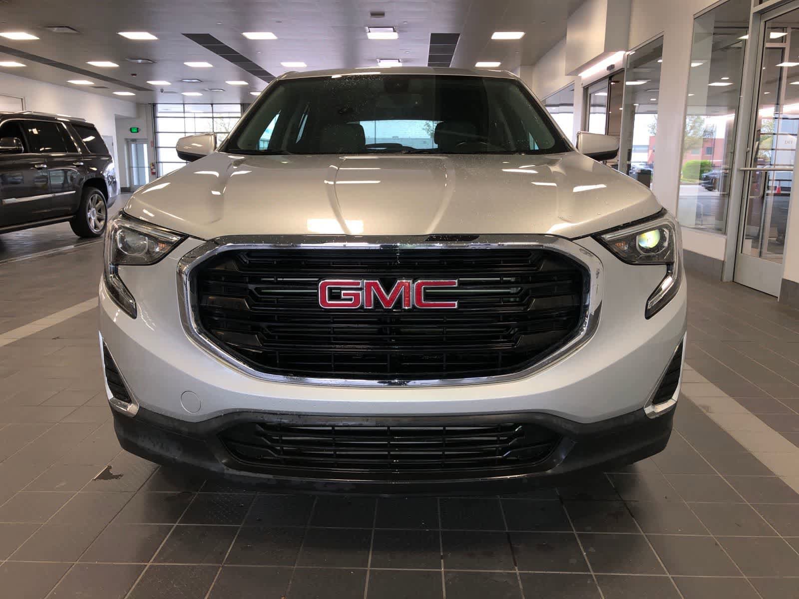 Used 2021 GMC Terrain SLE FWD image 2