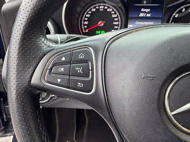 Used 2017 Mercedes-Benz C 300 4MATIC Sedan image 31