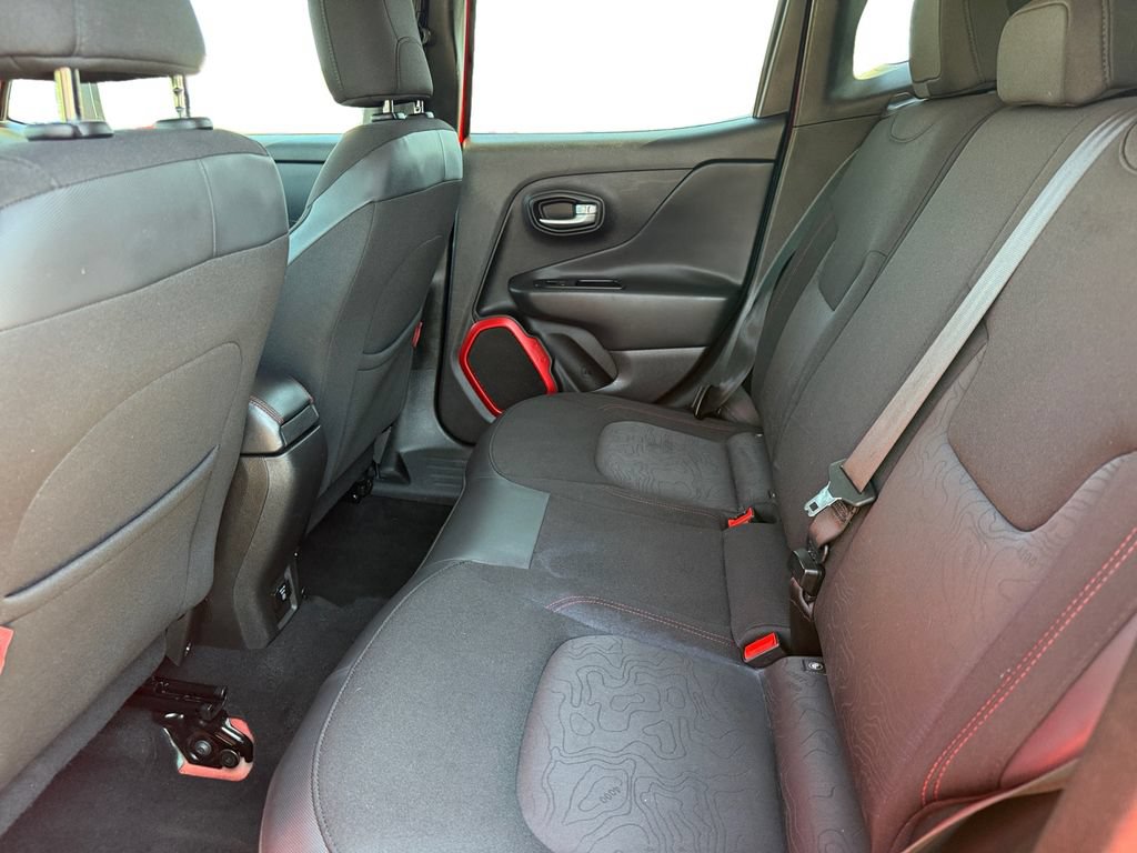 Used 2016 Jeep Renegade Trailhawk AWD/4WD image 14