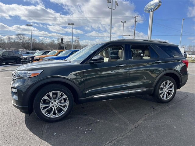 Certified 2023 Ford Explorer Limited w/ Equipment Group 301A image 3