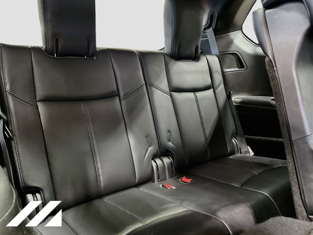 Used 2019 Nissan Pathfinder Platinum AWD/4WD image 30