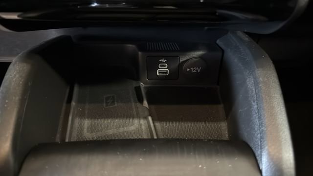 Used 2025 Ford Escape Platinum image 26