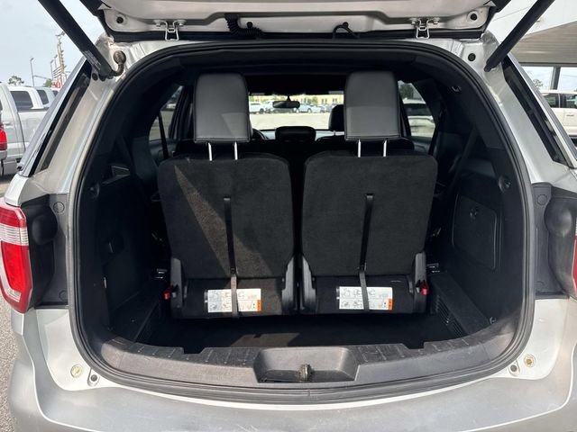 Used 2016 Ford Explorer XLT w/ Equipment Group 202A FWD image 13