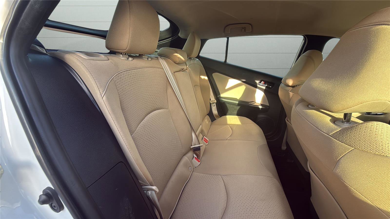 Used 2022 Toyota Prius LE image 23