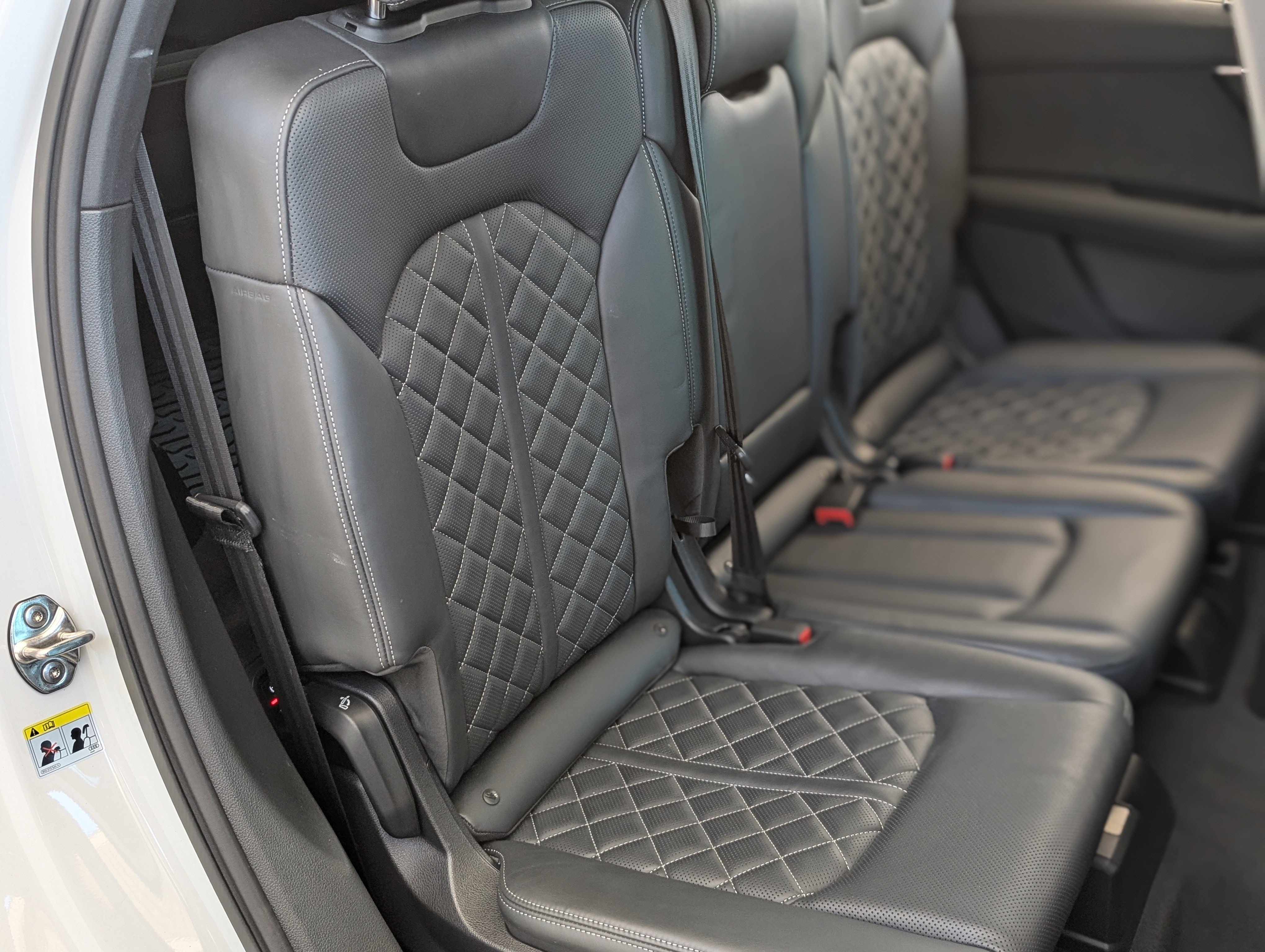 Used 2025 Audi SQ7 Premium Plus w/ Executive Package image 21