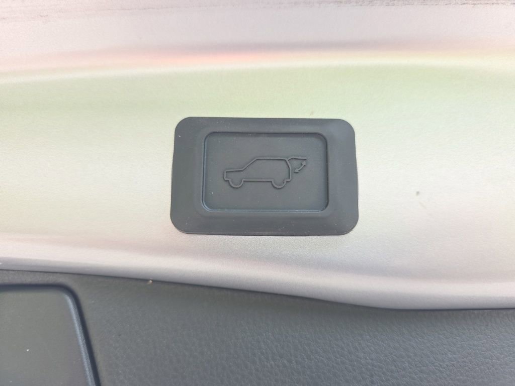 Used 2023 Toyota RAV4 XLE Premium FWD image 40