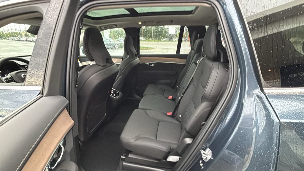 New 2026 Volvo XC90 B5 Core AWD/4WD image 9