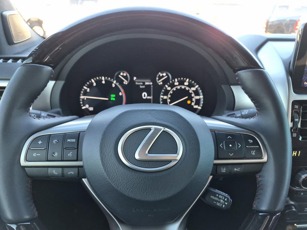 Used 2023 Lexus GX 460 Luxury w/ Accessory Package AWD/4WD image 23