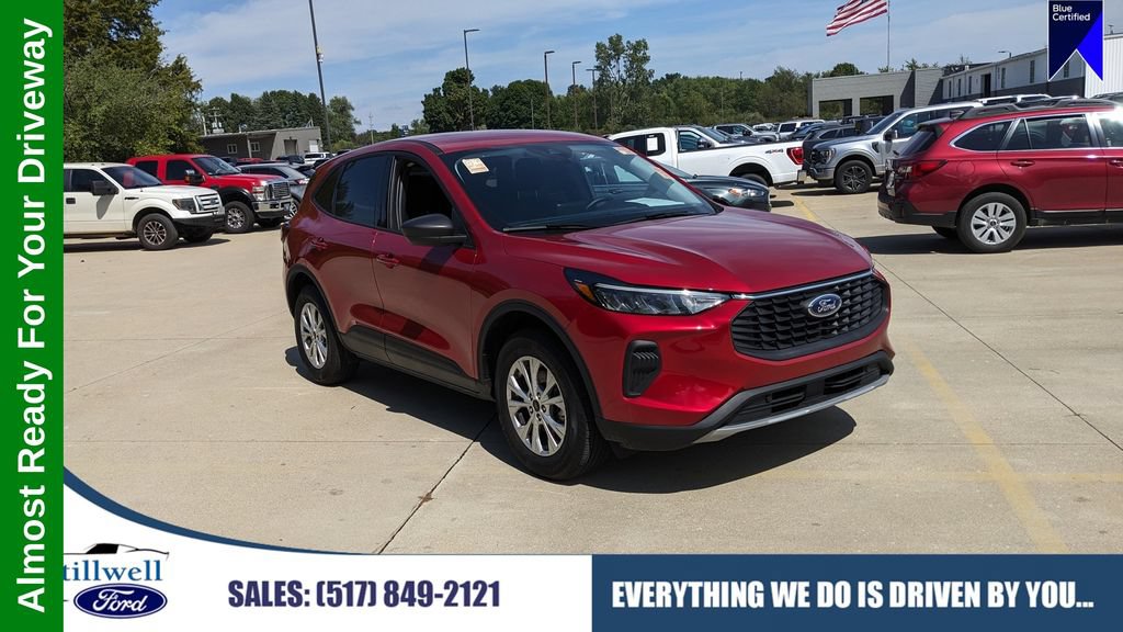 Used 2025 Ford Escape Active w/ Cold Weather Package AWD/4WD image 1