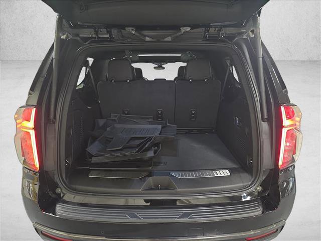 Used 2022 Chevrolet Suburban RST w/ Luxury Package image 13