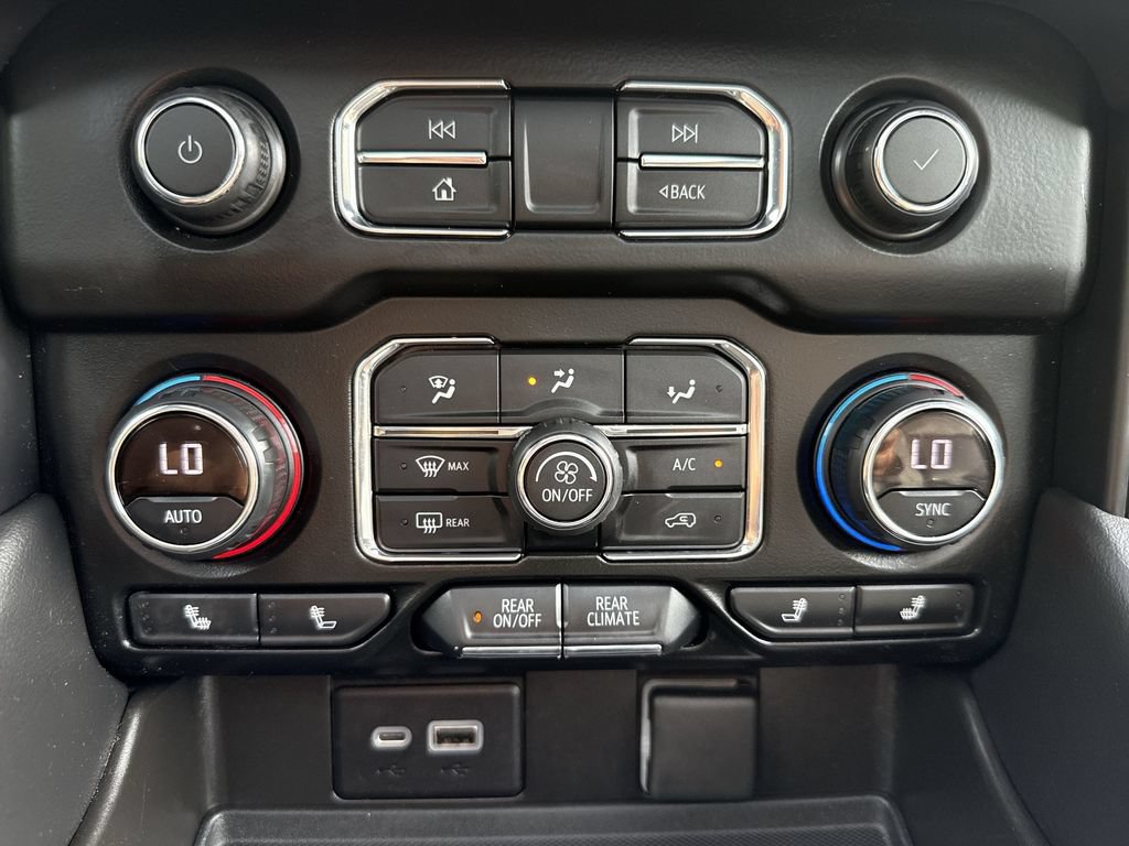 Used 2021 Chevrolet Tahoe LT w/ LT Signature Package AWD/4WD image 17