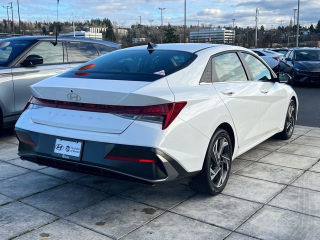 Certified 2025 Hyundai Elantra SEL image 5