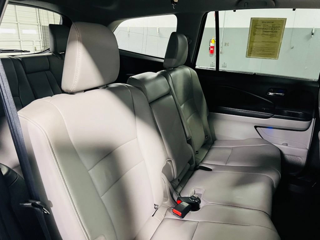Used 2017 Honda Pilot Touring image 34