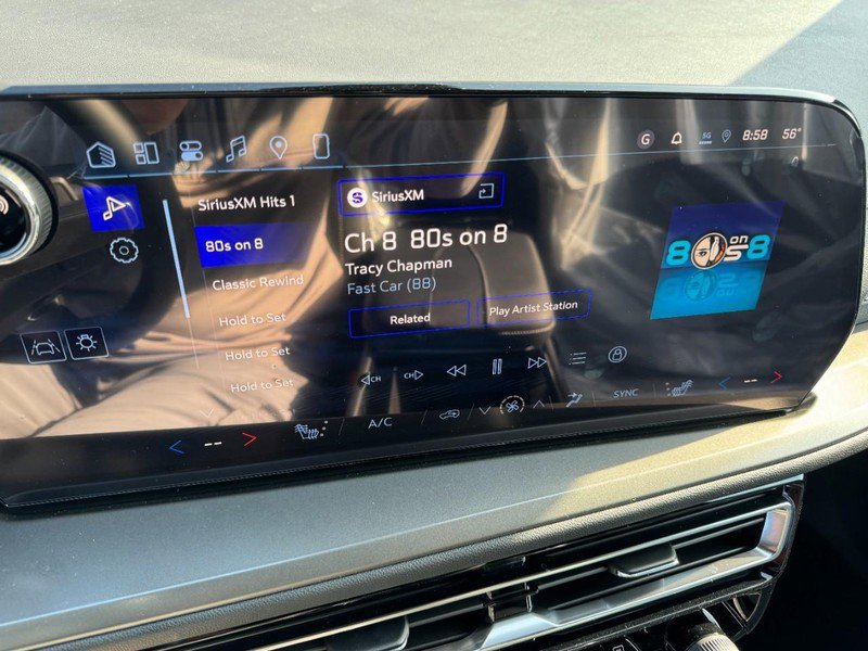 New 2026 Chevrolet Traverse LT image 14