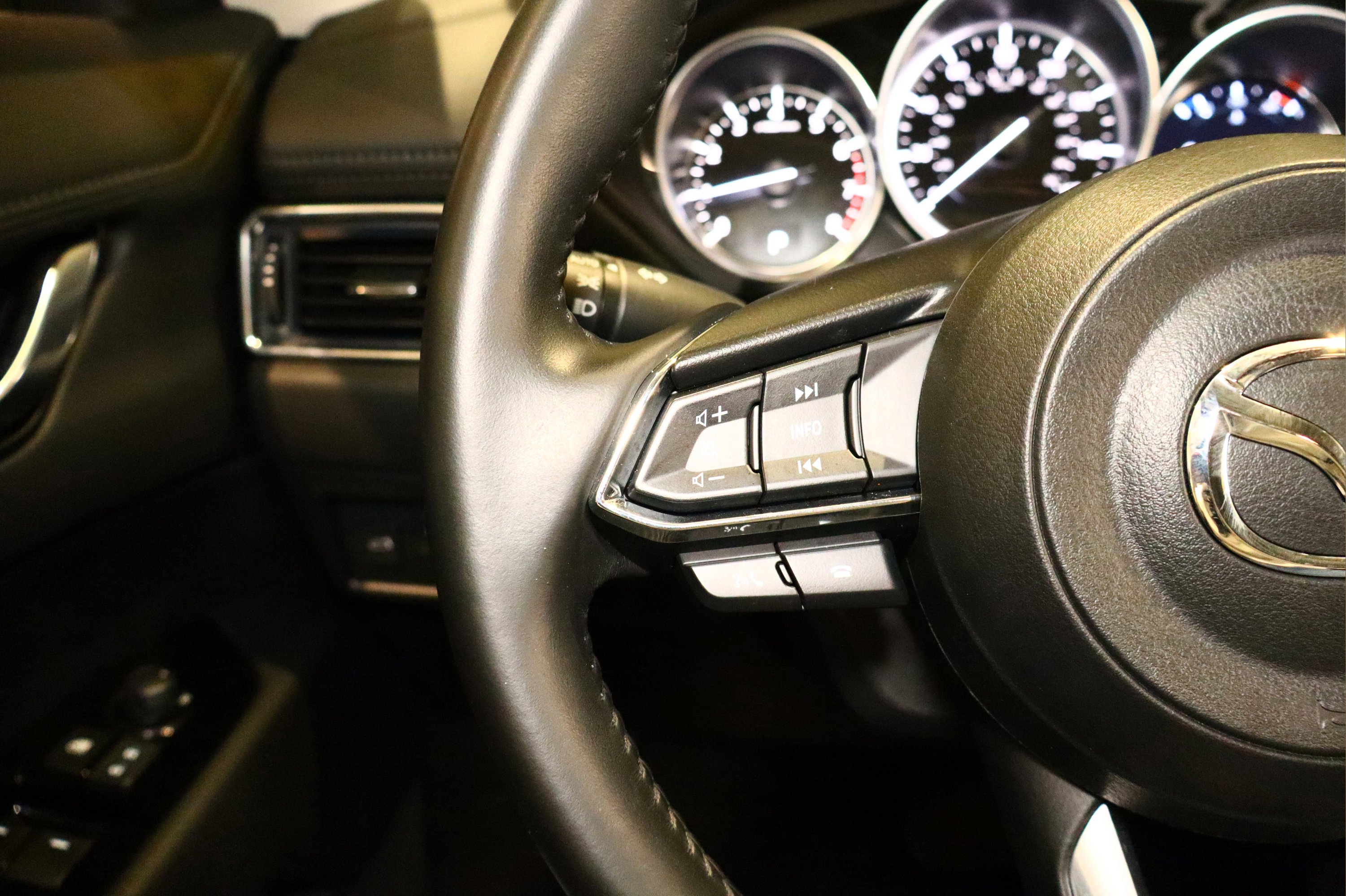 Used 2025 MAZDA CX-5 AWD 2.5 S w/ Preferred Package image 11