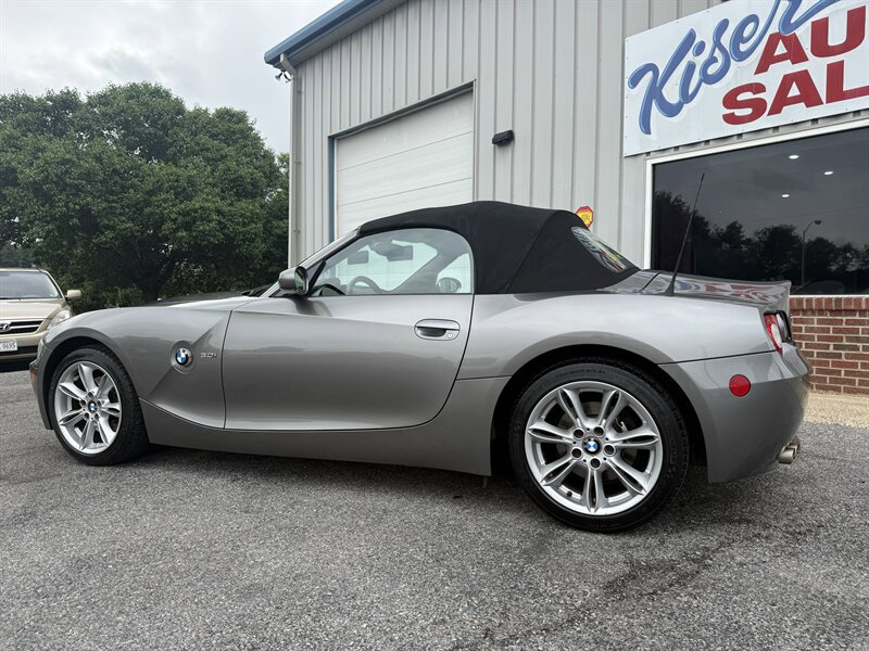 Used 2005 BMW Z4 3.0i RWD image 9