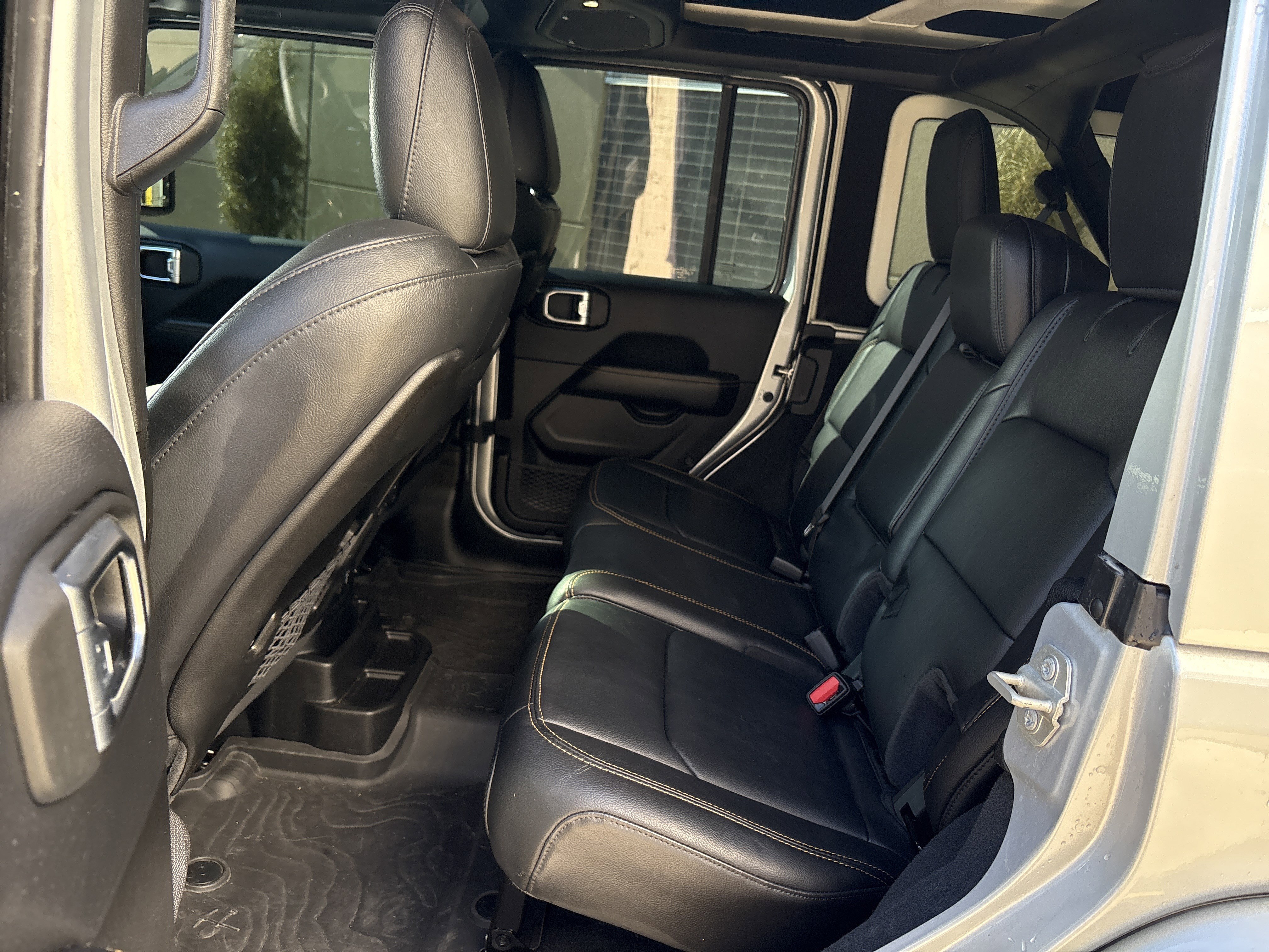 Used 2024 Jeep Wrangler Unlimited Sahara w/ Technology Group image 30