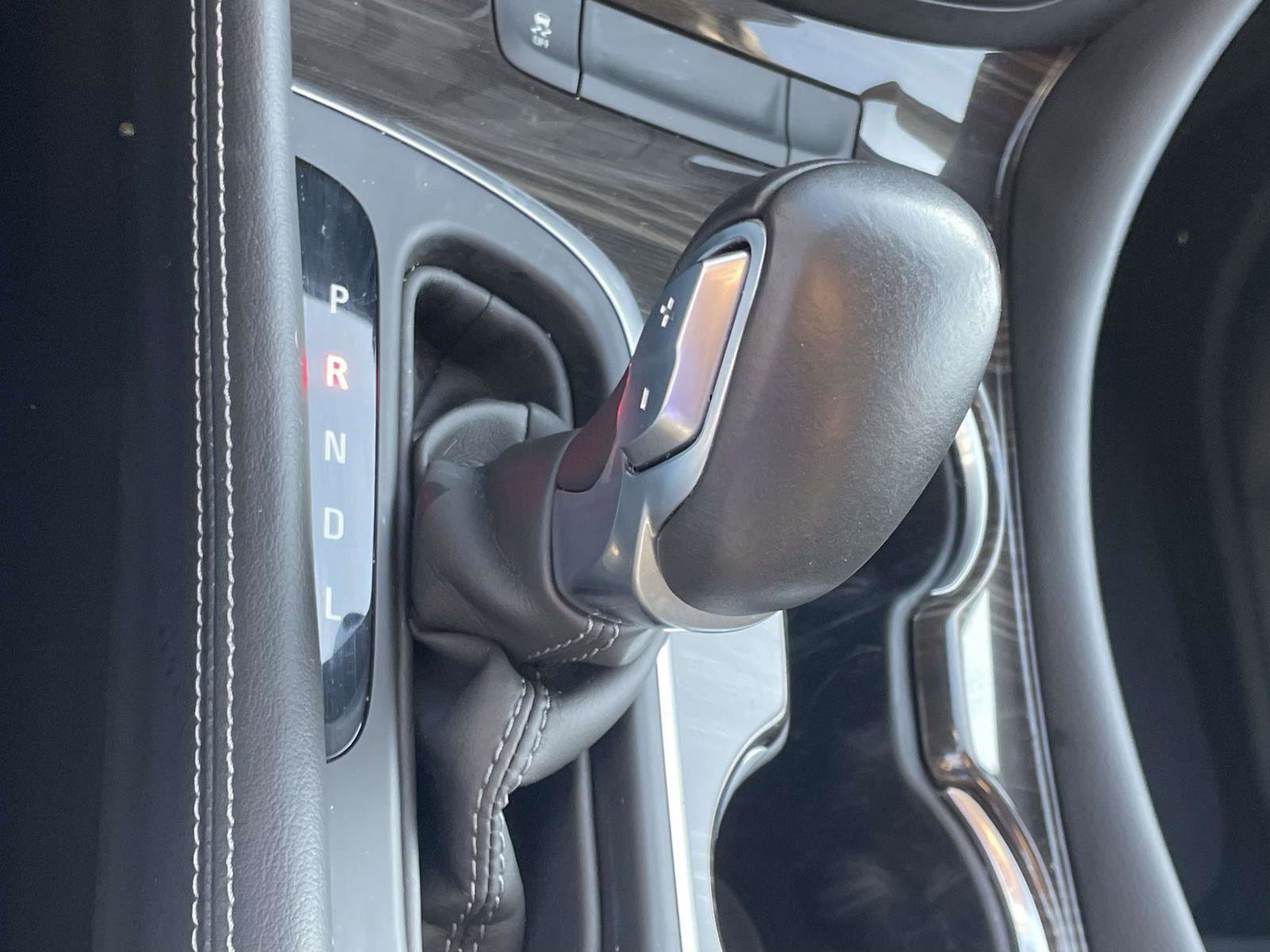 Used 2019 Buick Envision Essence image 11