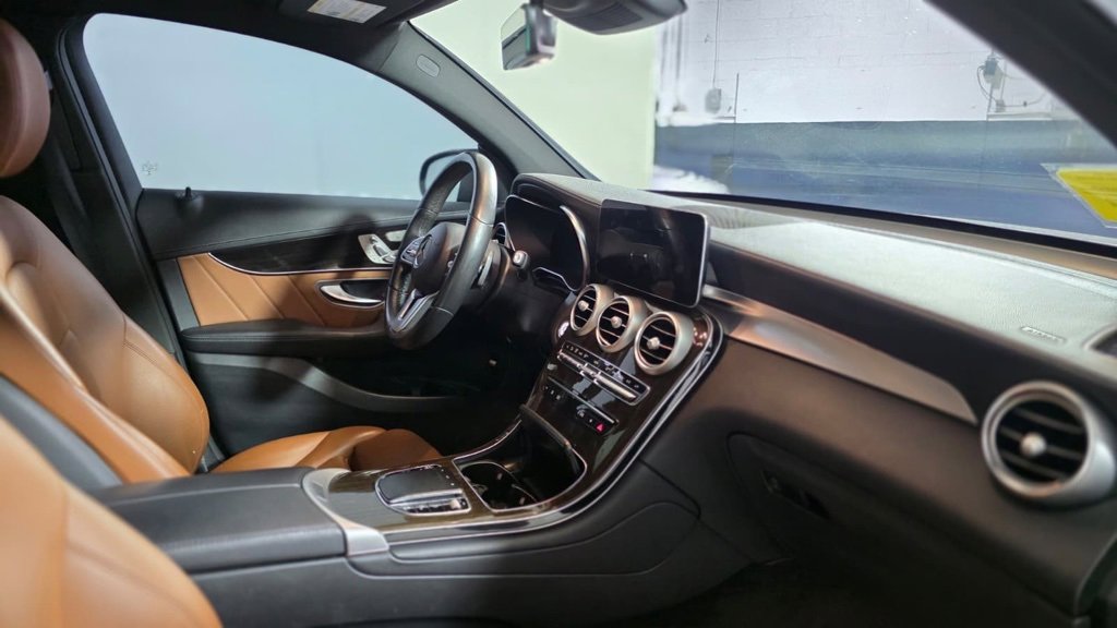 Used 2022 Mercedes-Benz GLC 300 4MATIC Coupe image 11