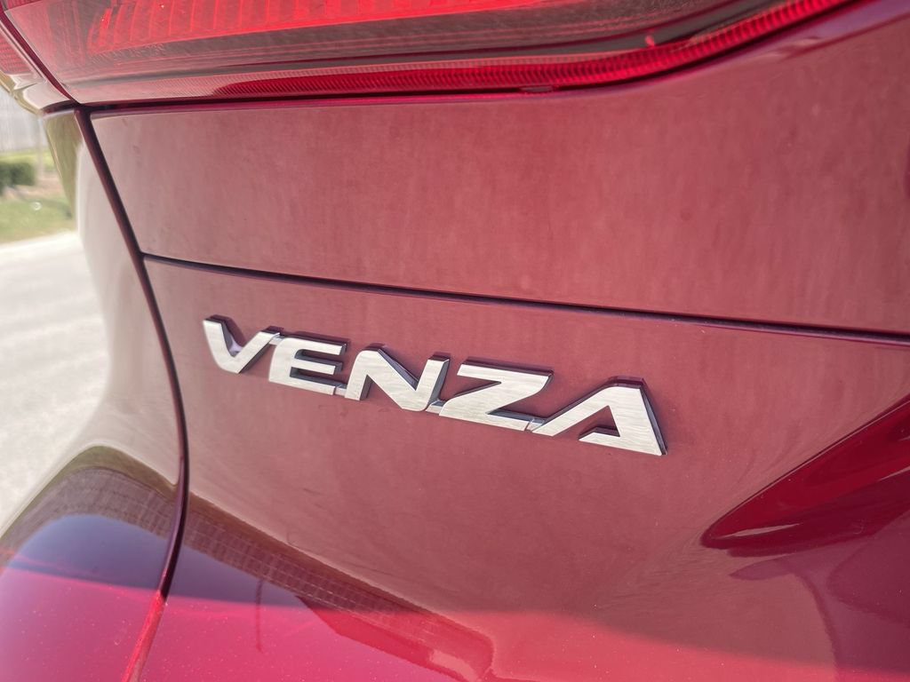 Used 2023 Toyota Venza Limited AWD/4WD image 14
