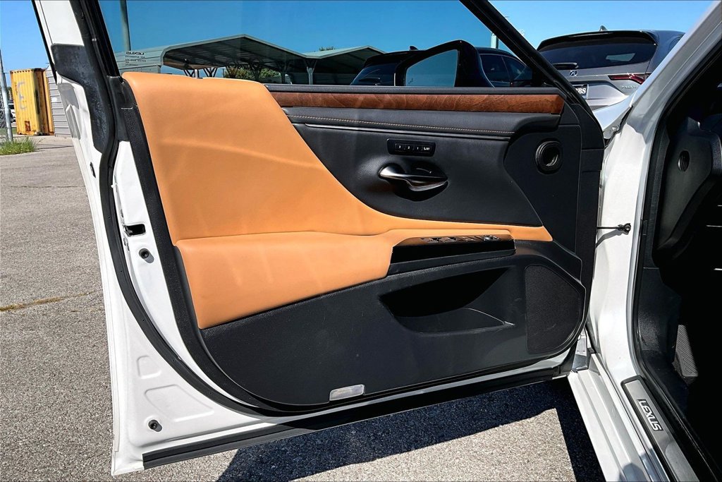 Used 2024 Lexus ES 350 w/ Premium Package FWD image 22
