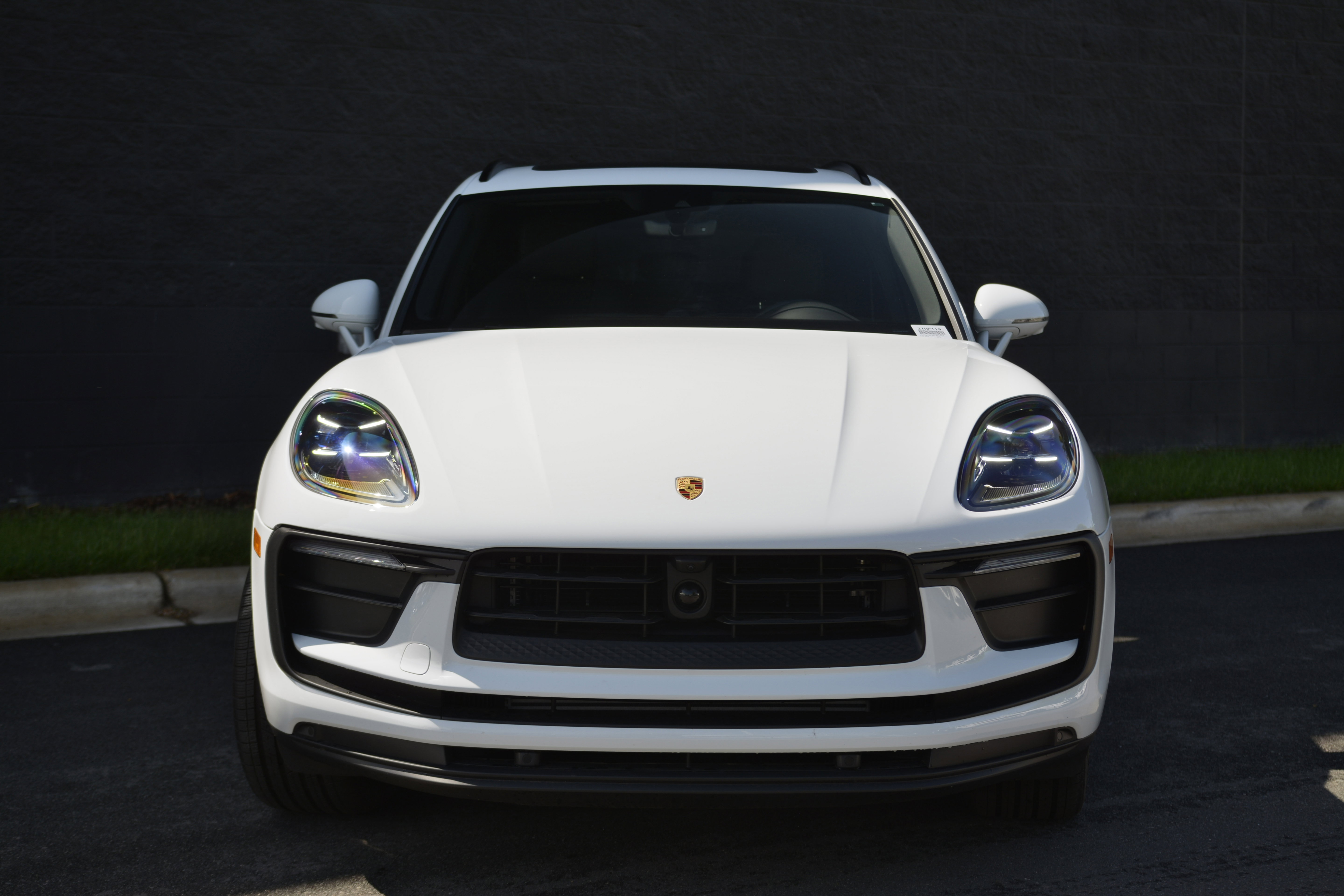 Certified 2026 Porsche Macan AWD/4WD image 11