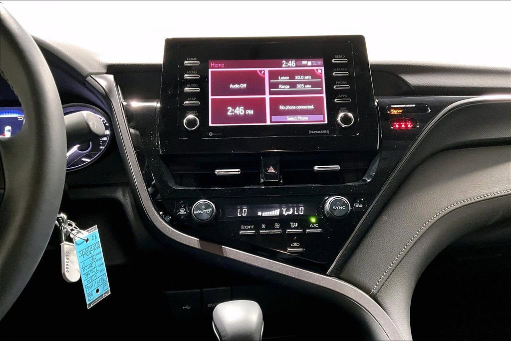 Used 2024 Toyota Camry SE image 8