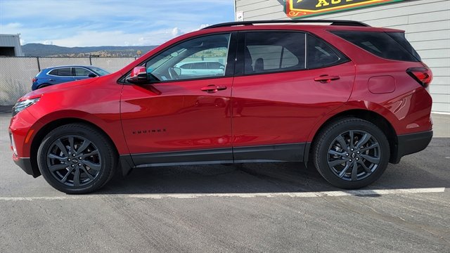 Used 2022 Chevrolet Equinox RS w/ RS Leather Package image 10