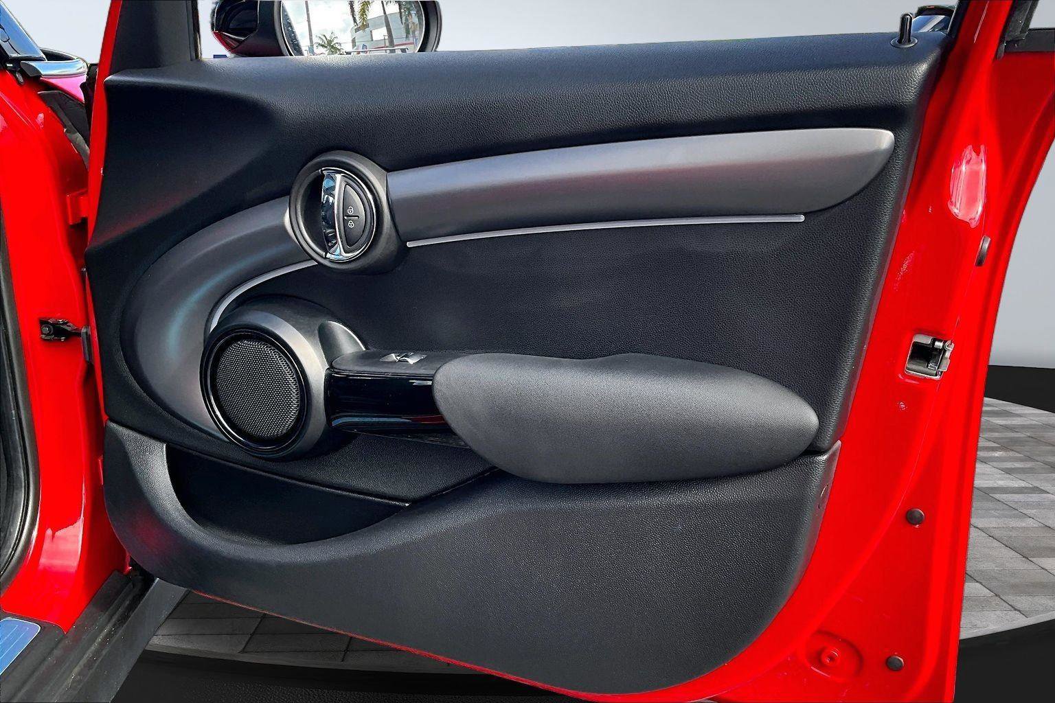 Used 2023 MINI Cooper S image 28