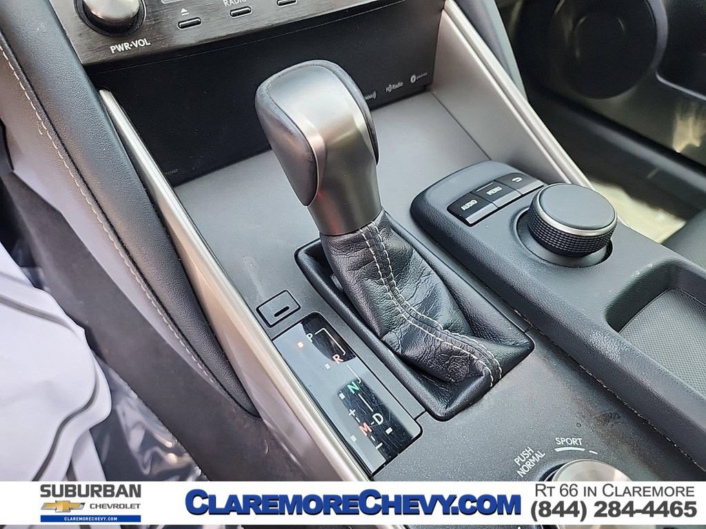 Used 2017 Lexus IS 200t RWD image 21