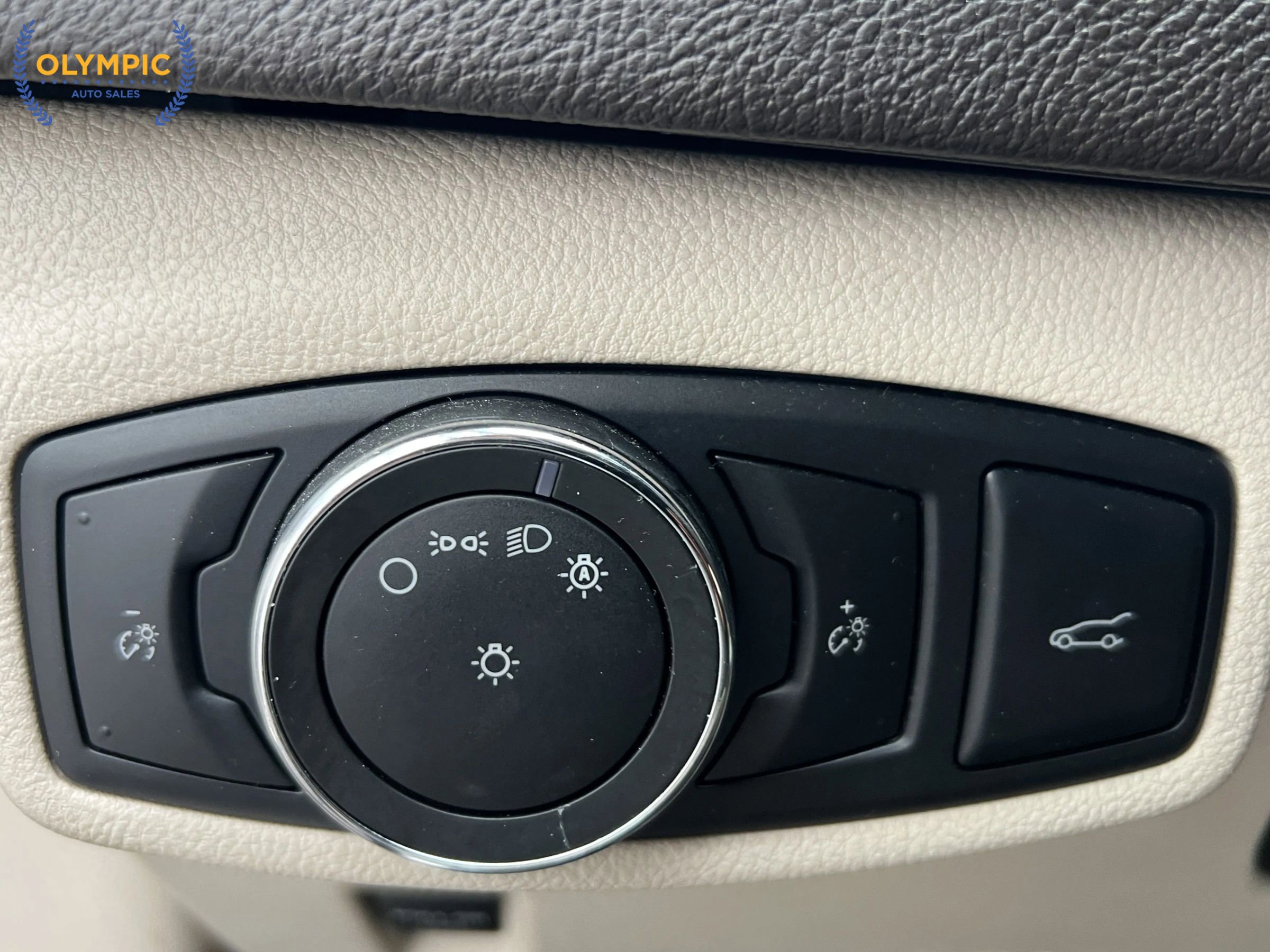 Used 2018 Lincoln MKC Premiere image 36