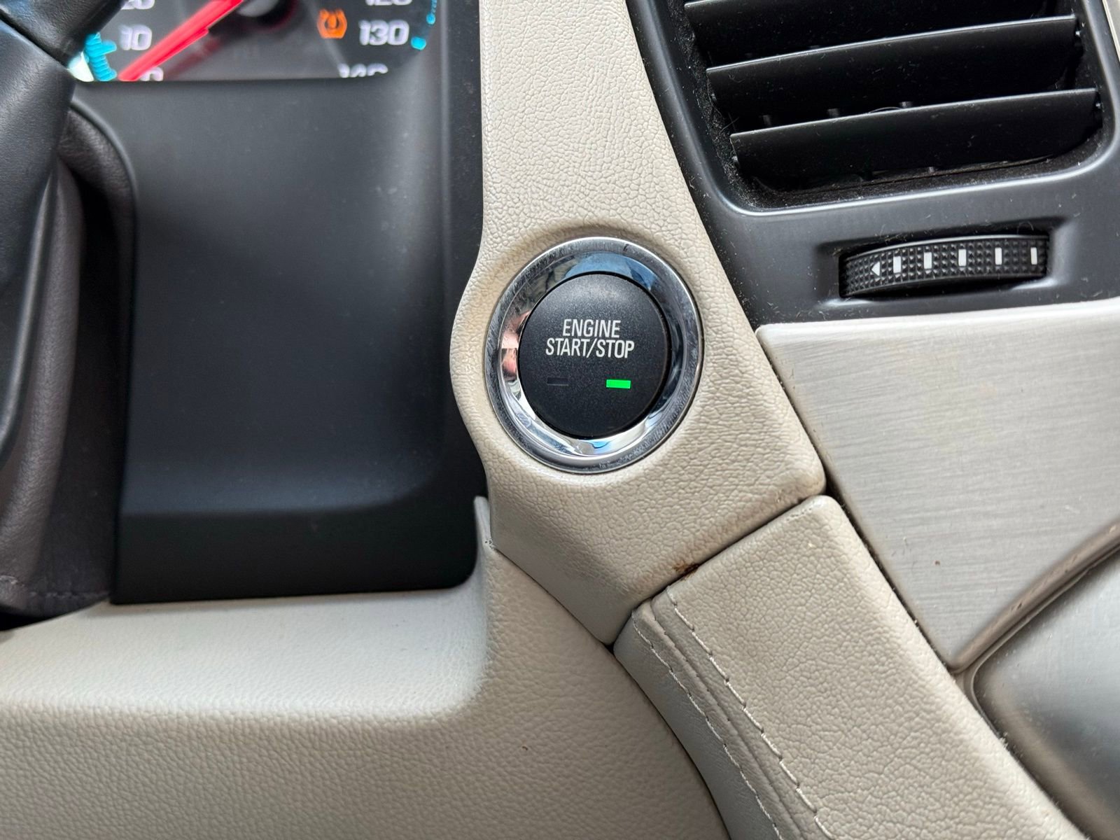 Used 2018 GMC Yukon Denali w/ Open Road Package image 34