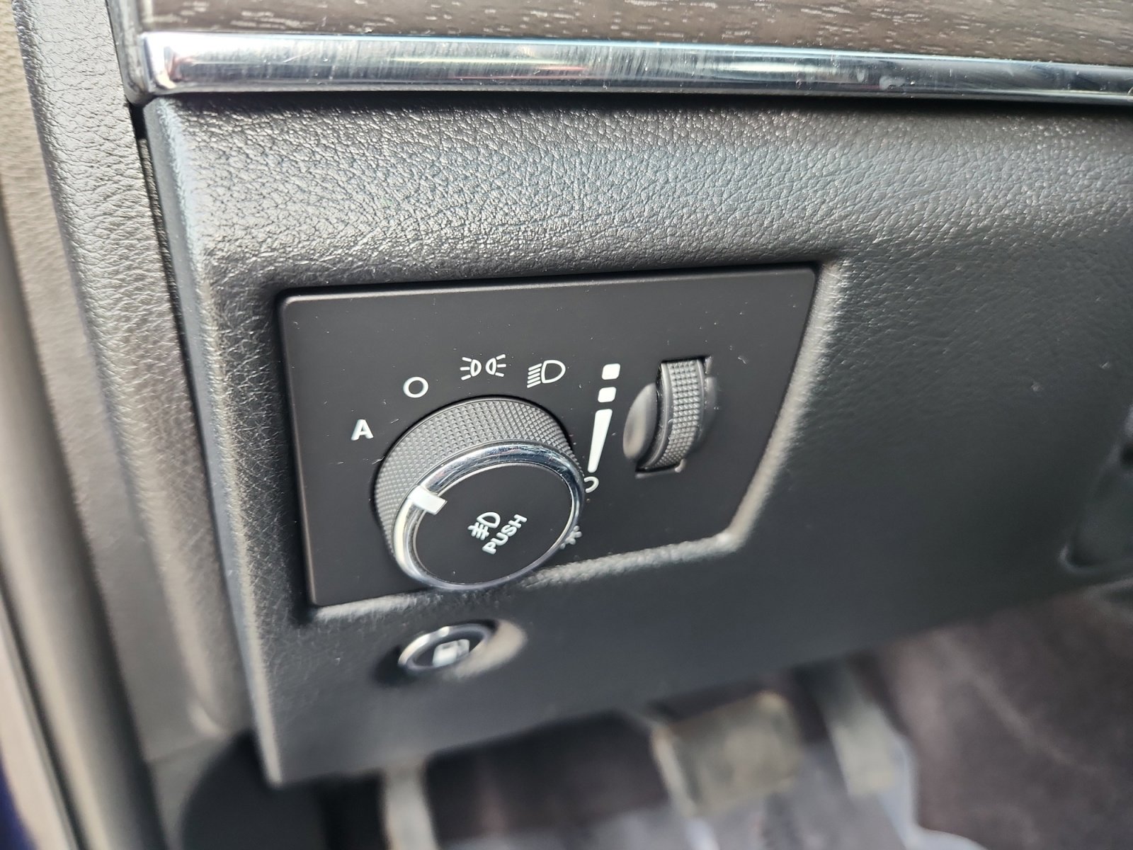 Used 2016 Jeep Grand Cherokee Limited image 31