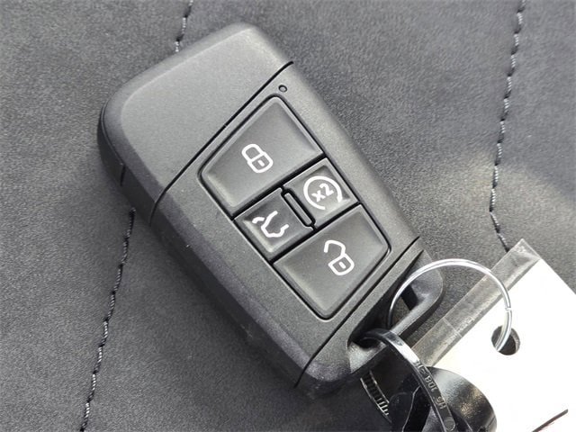 New 2026 Volkswagen Taos SE AWD/4WD image 16