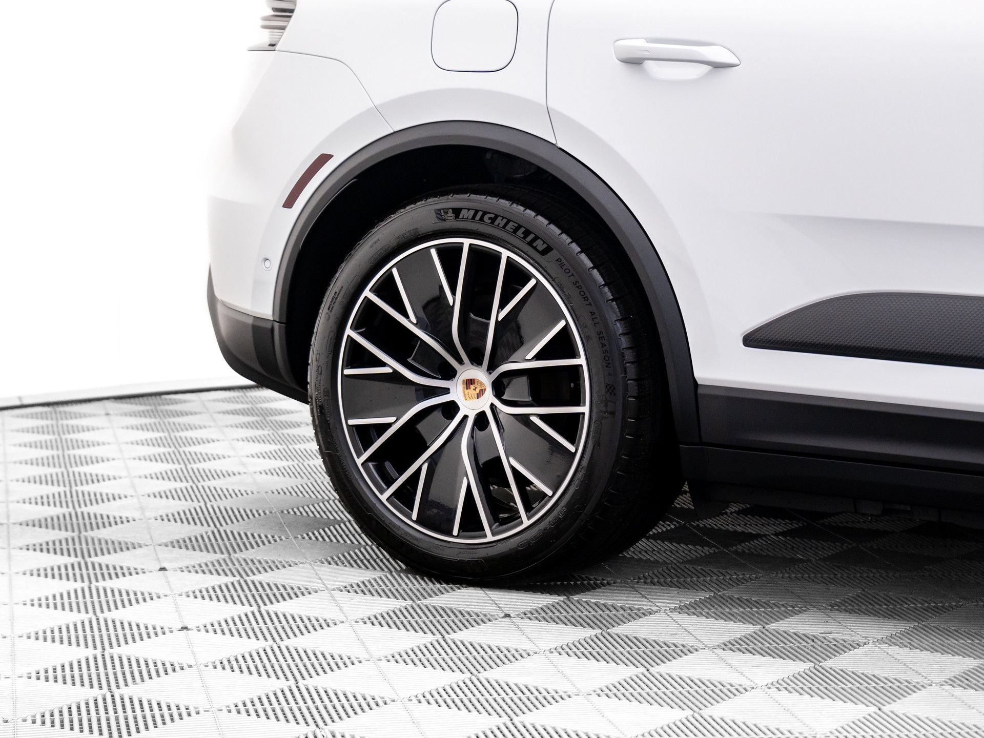 New 2026 Porsche Macan 4 Electric AWD/4WD image 36