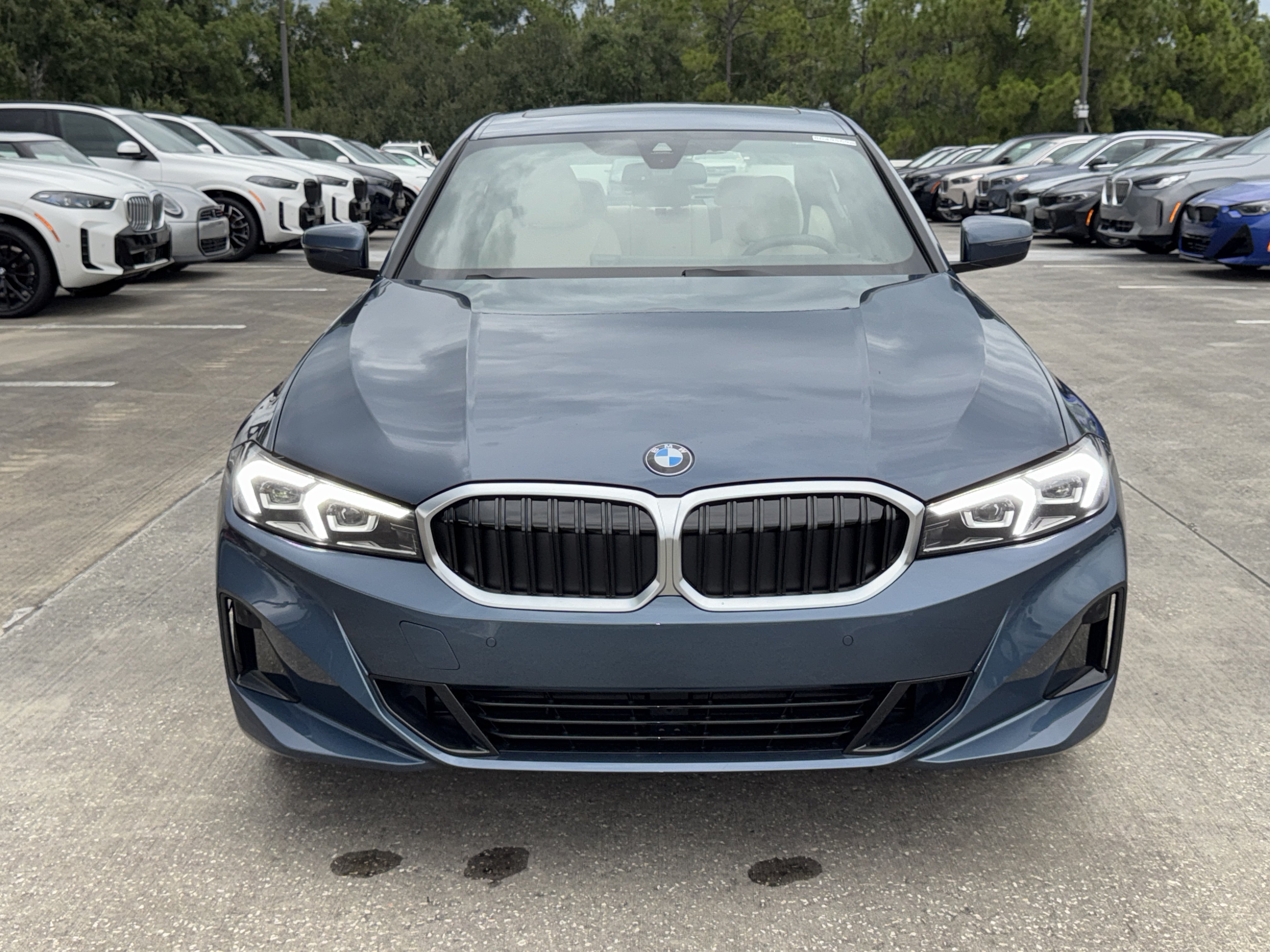 New 2026 BMW 330i Sedan w/ Premium Package RWD image 2