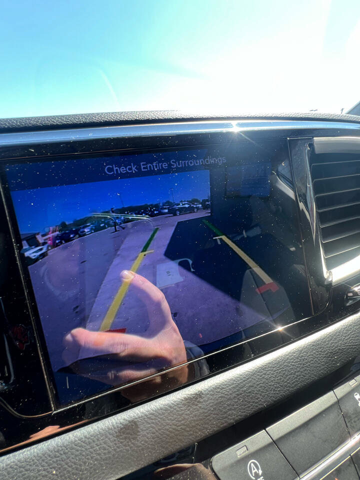 Used 2017 Chrysler Pacifica Touring w/ Tire & Wheel Group image 20