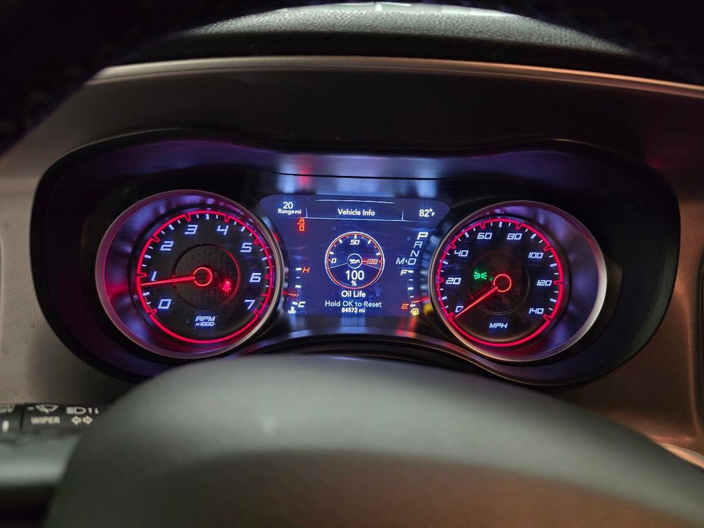 Used 2022 Dodge Charger SXT RWD image 19