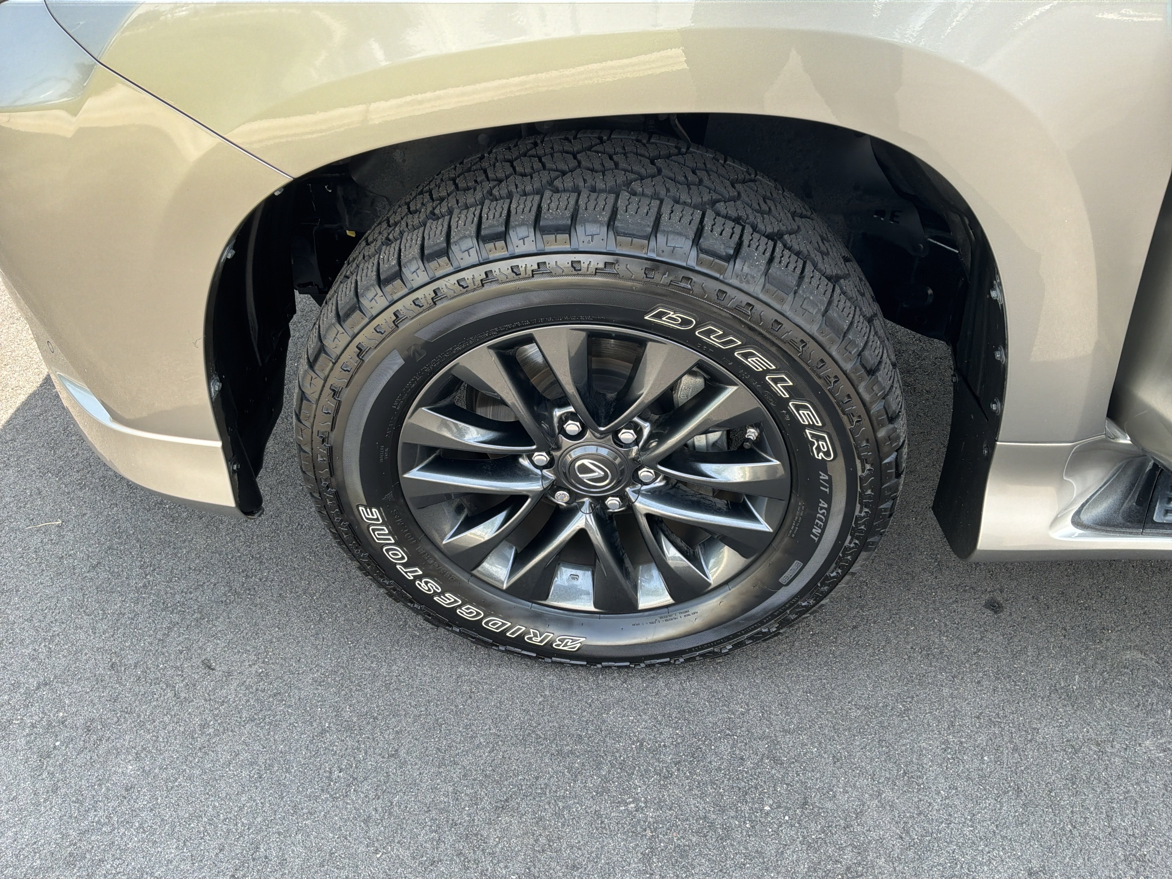 Used 2022 Lexus GX 460 Premium w/ Premium Package AWD/4WD image 13
