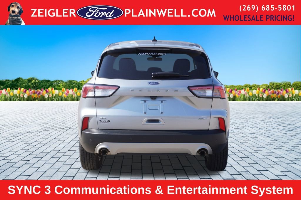 Used 2022 Ford Escape SE w/ Cold Weather Package image 4