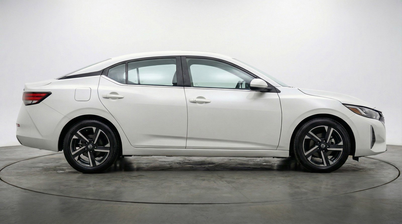 Used 2025 Nissan Sentra SV FWD image 11