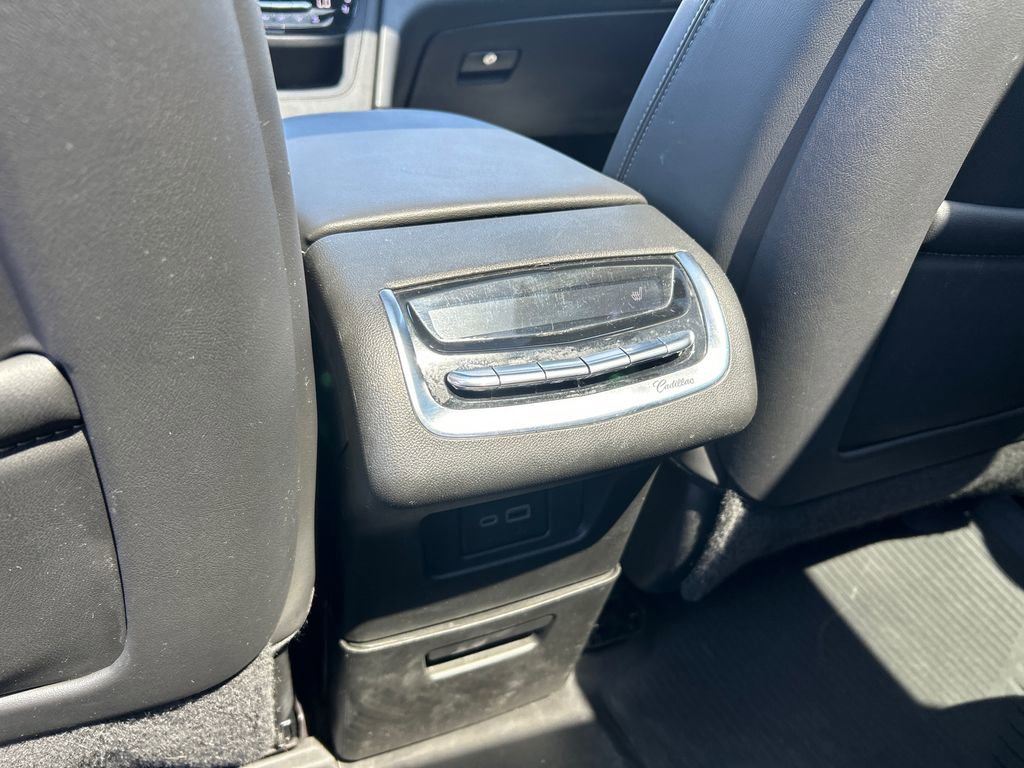 Used 2024 Cadillac XT6 Sport w/ Technology Package AWD/4WD image 34